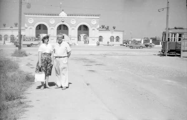 Евпатория. Площадь у железнодорожного вокзала, 1960-е годы.