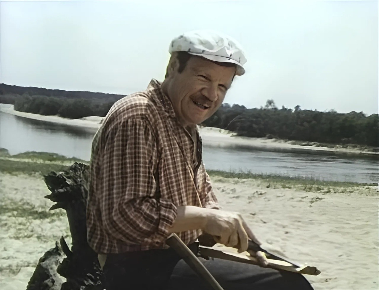 Михаил Пуговкин в фильме «Лялька-Руслан и его друг Санька», 1980 год.